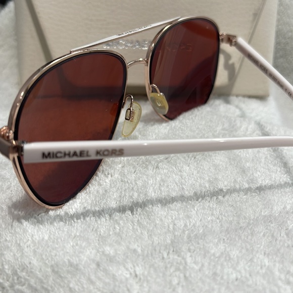 Michael Kors White Frame - Hvar- aviator stye sunglasses - Picture 3 of 10